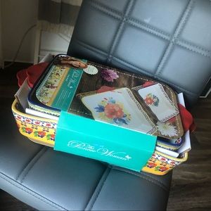 The pioneer woman baking pan,